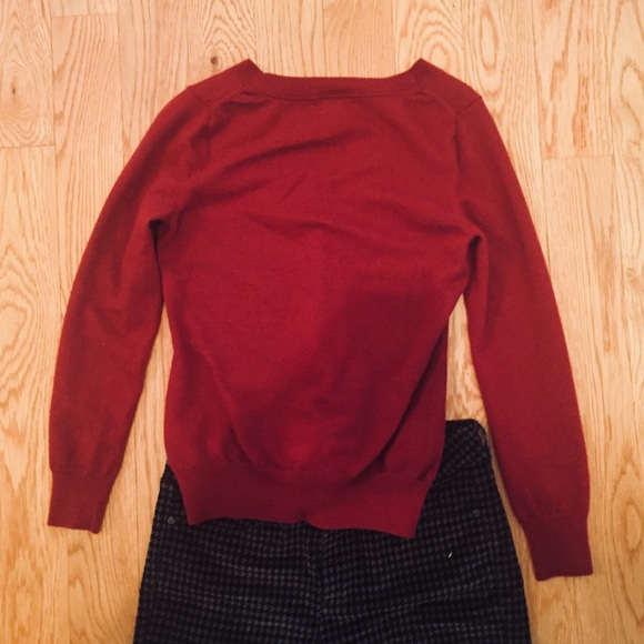 Mauve Banana Republic V-Neck Sweater - Picture 3 of 4